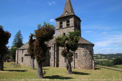 photographie “Le Jour ni l’Heure 0281 : église Saint-Martin, XIIe-XVe s., de Saint-Martin-Cantalès, Cantal, Haute-Auvergne, dimanche 4 août 2024, 14:31:58” par Renaud Camus — www.renaud-camus.net — Saint-Martin, Saint-Martin-Cantalès, église, église Saint-Martin, Cantal, Auvergne, Haute-Auvergne