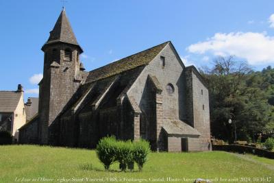 photographie “Le Jour ni l’Heure 9797 : église Saint-Vincent, 1468, à Fontanges, Cantal, Haute-Auvergne, jeudi 1er août 2024, 16:34:17” par Renaud Camus — www.renaud-camus.net — Fontanges, église, Saint-Vincent, église Saint-Vincent, gothique, noire, Cantal, Auvergne, Haute-Auvergne, 1er août 2014