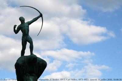 photographie “Le Jour ni l\'Heure 0131 : L\'Archer (Bågskytten, 1913), Carl Milles, 1875-1955, Waldemarsudde, demeure du prince Eugène de Suède à Stockholm, samedi 31 juillet 2010, 18:00:50” par Renaud Camus — www.renaud-camus.net — Sweden, Sverige, prince Eugen, prins Eugen, Bernadotte, duc de Närke, painter, artiste, artist, maisons d'artiste, artits' houses, Rodin, Auguste Rodin, Penseur, Victoire de Samothrace, architecte, architect, architecture, arkitetkt