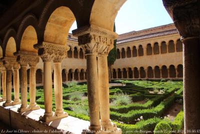 photographie “Le Jour ni l’Heure 2370 : cloître de l’abbaye de Santo Domingo de Silos, XIIe s., province de Burgos, Vieille-Castille, Espagne, mardi 27 août 2024, 16:46:45” par Renaud Camus — www.renaud-camus.net — Santo Domingo de Silos, Saint-Dominique de Silos, Silos, cloître, abbaye, monasterio, San Sebastian, Burgos, provincia de Burgos Castilla Castille Vieille-Castille Espagne Espanha Spain roman romane romanesque claustro , romanico, cloître roman, romanesque closter, Camus, Renaud Camus, 27 août 2024