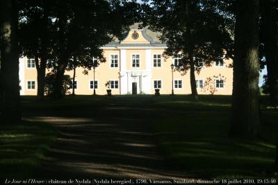 photographie “Le Jour ni l\'Heure 8154 ; château de Nydala (Nydala herrgård), 1790, Värnamo, Småland, Suède, dimanche 18 juillet 2010, 19:15:40” par Renaud Camus — www.renaud-camus.net — château, castle, castello, castillo, burg, schloss, XVIII, XVIIIe siècle, XVIIIth century, Age of reason, siècle des Lumières, Gustave III, Gustav III, Sävsjö, Sverige, Sweden