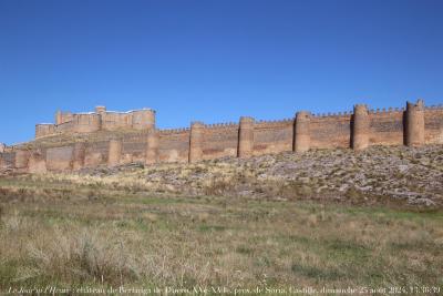 photographie “Le Jour ni l’Heure 1752 : château de Berlanga, XVe-XVIe s., Berlanga de Duero, province de Soria, Vieille-Castille, dimanche 25 août 2024, 13:36:39” par Renaud Camus — www.renaud-camus.net — Berlanga, Berlanga de Duero, château, château de Berlanga, castillo de Berlanga, Soria, province de Soria, Espagne, Spain, Espanha, Castille, Castilla, Vieille-Castille