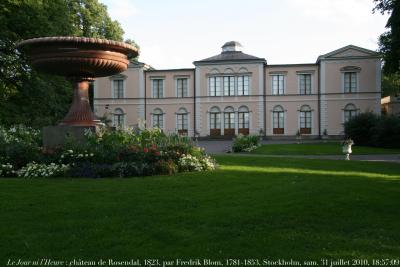 photographie “Le Jour ni l\'Heure 0164  : Stockholm, Djurgården, château de Rosendal, construit de 1823 à 1827 par Fredrik Blom, 1781-1853, pour le roi Charles XIV-Jean (Bernadotte), 1763-1844 — façade nord, samedi 31 juillet 2010, 18:57:09” par Renaud Camus — www.renaud-camus.net