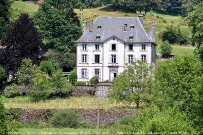 photographie “Le Jour ni l‘Heure 0122 : château de Faussanges, 1815 (Lalliet, arch. ?), Saint-Cernin, Cantal, samedi 3 août 2024, 14:45:07” par Renaud Camus — www.renaud-camus.net — Faussanges, château de Faussanges, Saint-Cernin, château, Cantal, Auvergne, Haute-Auvergne, Anjony, Tournemire