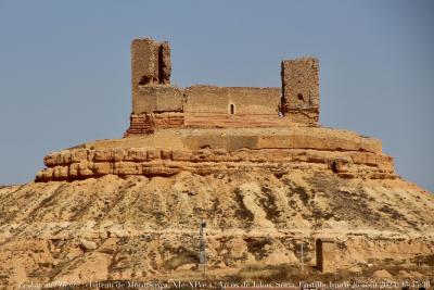 photographie “Le Jour ni l’Heure 1996 : château de Montuenga, XIe-XIVe s., Montuenga de Soria, Arcos de Jalon, province de Soria, Castille, Espagne, lundi 26 août 2024, 15:47:30” par Renaud Camus — www.renaud-camus.net — Montuenga, castillo de Montuenga, château de Montuenga, Montuenga de Soria, Arcos de Jalon, Montuenga Castle, château, Castille, Vieille-Castille, Soria, province de Soria, Espagne, châteaux en Espagne