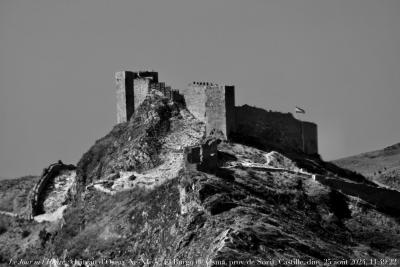 photographie “Le Jour ni l’Heure 1685 : château d’Osma, Xe-XVe s., El Burgo de Osma, province de Soria, Vieille-Castille, Espagne, dimanche 25 août 2024, 11:49:22” par Renaud Camus — www.renaud-camus.net — Osma, castillo de Osma, château d’Osma, El Burgo de Osma, Soria, province de Soria, provincia de Soria, Castille, Castilla y Leon, Castilla, Vieille-Castille, château, 18 septembre 2024