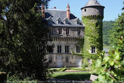 photographie “Le Jour ni l’Heure 5793 : château de Sédaiges, 1462-1865, Henri, 1819-1895, ou, plus vraisemblablement, son frère Clément Parent, 1823-1884, arch. Marmanhac, Cantal, Auvergne, samedi 28 mai 2022, 16:26:02” par Renaud Camus — www.renaud-camus.net — Sédaiges, château de Sédaiges, Marmanhac, Cantal, Auvergne, château, châteaux d'Auvergne, Parent, architecte, néogothique, Henri Parent, Clément Parent