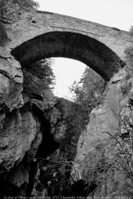 photographie “Le Jour ni l’Heure 8883 : pont du diable, gorges de la Morge, Chandolin de Savièse, Valais, Suisse, dimanche 18 septembre 2022, 18:55:27” par Renaud Camus — www.renaud-camus.net — pont du Diable, pont, Chandolin, Svièse, Savièse, Valais, Suisse, Morges, gorges de la Morges