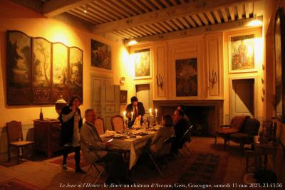 photographie “Le Jour ni l’Heure 6324 : le dîner au château d’Avezan, Gers, Gascogne, samedi 13 mai 2023, 23:43:56” par Renaud Camus — www.renaud-camus.net — Avezan, Gers, Gascogne, Verwaerde, Quentin Verwaerde