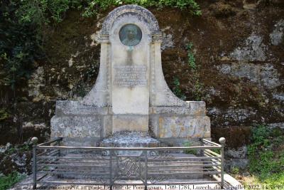 photographie “Le Jour ni l‘Heure 6874 : Charles-Henri Pourquet, 1877-1943, monument, 1925, au poète Jean-Jacques Lefranc de Pompignan, 1709-1784, à Luzech, Lot, Quercy, dimanche 3 juillet 2022, 14:38:49” par Renaud Camus — www.renaud-camus.net — Lefranc, de, Pompignan”, Lefranc de Pompignan, Charles-Henri Pourquet, Luzech, monument, Lot, Caïx, Caÿx, poète, Pompignan, Pourquet, Quercy, médaillon, poésie