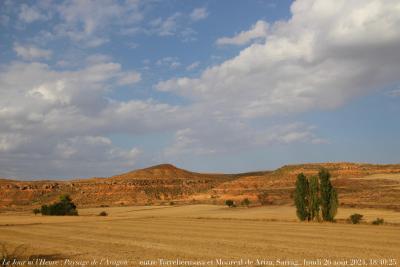 photographie “Le Jour ni l’Heure 2131 : Paysage de l’Aragon — entre Torrehermosa et Monreal de Ariza, province de Saragosse, Espagne, lundi 26 août 2024, 18:40:25” par Renaud Camus — www.renaud-camus.net — Aragon, Paysage de l’Aragon, Paisaje, Paisage de Aragon, Torrehermosa, Monreal de Ariza, Sarragosse, Sarragoza, Espagne, Spain, Espanha, Zaragoza