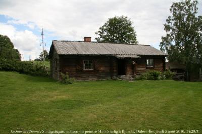 photographie “Le Jour ni l\'Heure 0003 : Stadigstugan, maison du peintre Anders Mats Stadig, 1786-1862, à Dössberget, Bjursås, près de Falun, Dalécarlie, Suède, .jeudi 5 août 2010, 14:29:31” par Renaud Camus — www.renaud-camus.net — demeures de l'esprit, maisons d'artistes, peintre, peinture, peinture populaire, Dalarna, Sverige, Sweden