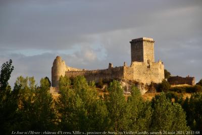 photographie “Le Jour ni l’Heure 1510 : château d’Ucero, XIIIe s., province de Soria, en Vieille-Castille, samedi 24 août 2024, 20:11:68” par Renaud Camus — www.renaud-camus.net — Ucero, castillo de Ucero, château, castle, Soria, province de Soria, Castille, Vieille-Castille, Castilla y Leon, Spain, Espagne