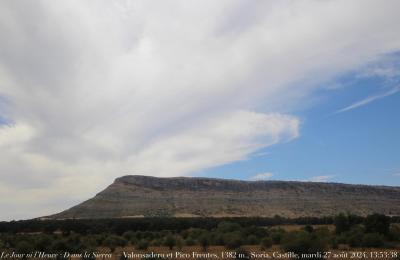 photographie “Le Jour ni l’Heure 2335 : Dans la Sierra — Valonsadero et Pico Frentes, 1382 m., Soria, Vieille-Castille, Castilla y Leon, royaume d’Espagne, mardi 27 août 2024, 13:53:38” par Renaud Camus — www.renaud-camus.net — Pico Frentes, Valonsadero, Soria, Vieille-Castille, Castilla y Leon, Espagne, Spain, Espanha