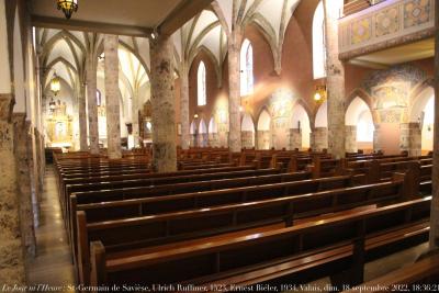 photographie “Le Jour ni l’Heure 8869 : Ulrich Ruffiner, 1480/1483-1549/1556, arch., Ernest Biéler, 1863-1948, peintre et décorateur, église de Saint-Germain de Savièse, 1517-1523 et 1934, Valais, Suisse, dimanche 18 septembre 2022, 18:36:21” par Renaud Camus — www.renaud-camus.net — Savièse, Saint-Germain, église, église de Savièse, Saint-Germain de Savièse, Ulrich Ruiffiner, Ernest Biéler, Valais, Suisse