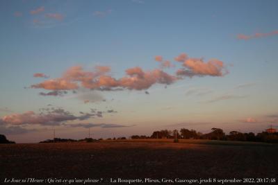 photographie “Le Jour ni l’Heure 8460 : Qu’est-ce qu‘une phrase ? — La Rouquette, Plieux, Gers, Gascogne, jeudi 8 septembre 2022, 20:17:48” par Renaud Camus — www.renaud-camus.net — Plieux, Gers, Gascogne, La Rouquette, nuage, nuages, Qu’est-ce qu'une phrase ?