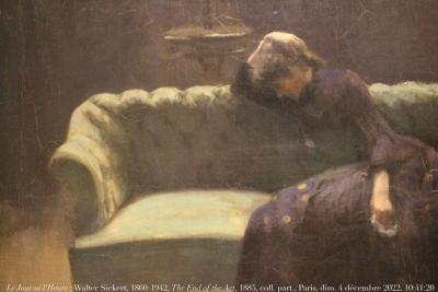 photographie “Le Jour ni l’Heure 0769 : Walter Sickert, 1860-1942, The End of the Act, ou The Acting Manager, c. 1885-1886, coll. part., exp. Sickert, Paris, Petit Palais, dimanche 4 décembre 2022, 10:41:20” par Renaud Camus — www.renaud-camus.net — Sickert, Walter Sickert, The End of the Act, The Acting Manager, femme, canapé, Paris, Petit Palais, exposition Sickert