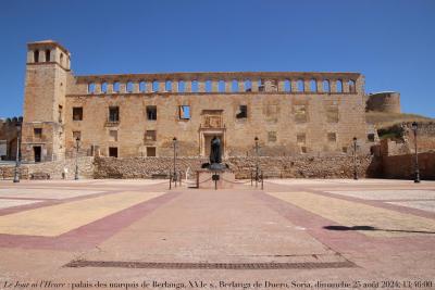 photographie “Le Jour ni nl’Heure 1753 : ruines du  palais, XVIe s., des marquis de Berlanga, ducs de Frias, à Berlanga de Duero, province de Soria, Vieille-Castille, dimanche 25 août 2024, 13:40:00” par Renaud Camus — www.renaud-camus.net — Berlanga de Duero, palacio, palacio de les marqueses, palais des marquis de Berlanga, ducs de Frias, duques de Frias, Fray Tomas de Berlanga, Galapagos, Panama, statue, statua, Soria, province de Soria , de, Soria, Castille, Vieille-Castille, Castilla y Leon, Espagne, Espana, Spain, Camus, Renaud Camus, 25 août 2024