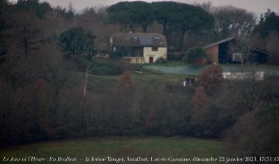 photographie “Le Jour ni l’Heure 2859 : En Brulhois — la ferme Tanger, Astaffort, Lot-et-Garonne, dimanche 22 janvier 2023, 15:51:45” par Renaud Camus — www.renaud-camus.net — Tanger, Astaffort, ferme Tanger, maison Tanger, domaine Tanger, Brulhois, En Brulhois, Lot-et-Garonne, Nouvelle-Aquitaine, maison, ferme, Gimbrède, Gers, Gascogne