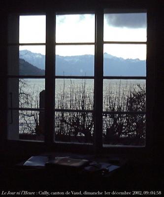 photographie “Le Jour ni l\'Heure : Cully, canton de Vaud, Suisse, chambre à l\'hôtel du Major Davel, dimanche 1 décembre 2002, 09:04:58” par Renaud Camus — www.renaud-camus.net — Switzerland, Lausanne, chambre d'hôtel, hotel room